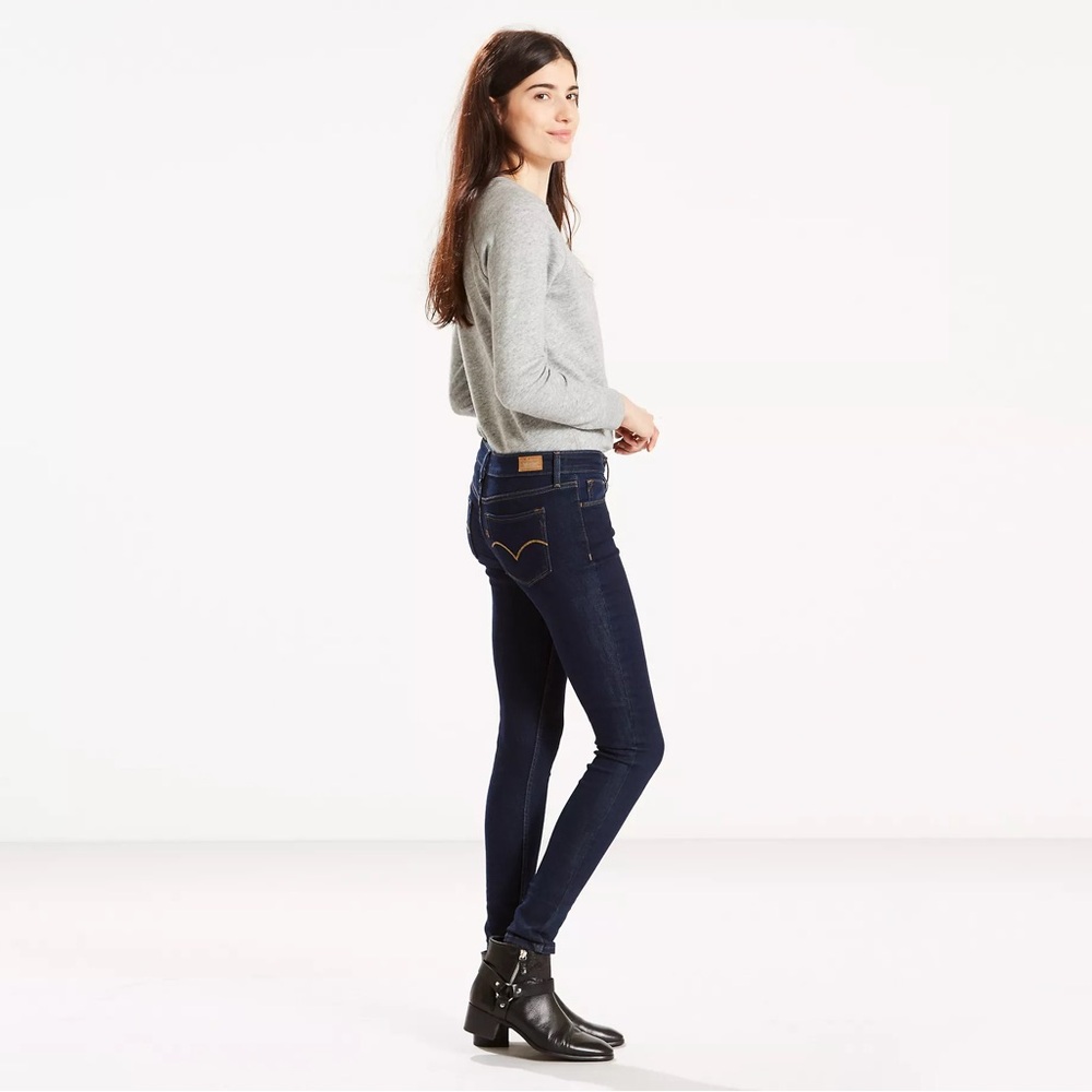 Levi’s 535 super skinny jeans 26 waist 30 inseam mid-rise good condition